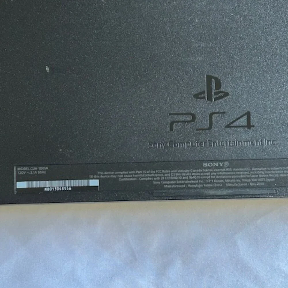 Sony PlayStation 4 500GB Jet Black Console CUH-1001A B01